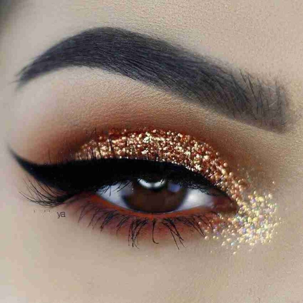 MAC Glitter Brilliants in Copper - Eyeshadow, Lips, Nails - Picture 5 of 17